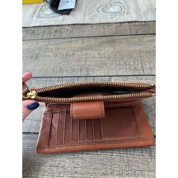 Fossil leather woman’s wallet - Picture 6 of 11